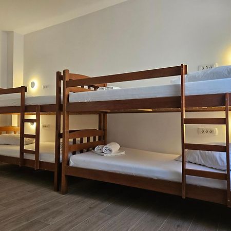 Luka'S Lodge Guesthouse & Hostel Χβαρ Εξωτερικό φωτογραφία