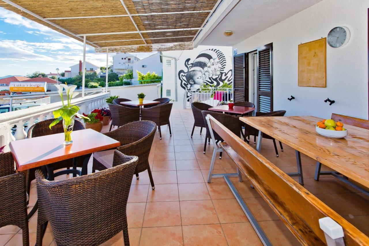 Luka'S Lodge Guesthouse & Hostel Χβαρ Εξωτερικό φωτογραφία