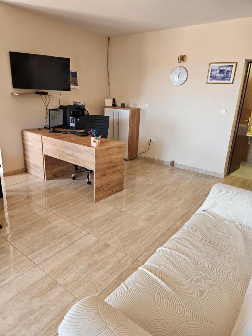 Luka'S Lodge Guesthouse & Hostel Χβαρ Εξωτερικό φωτογραφία