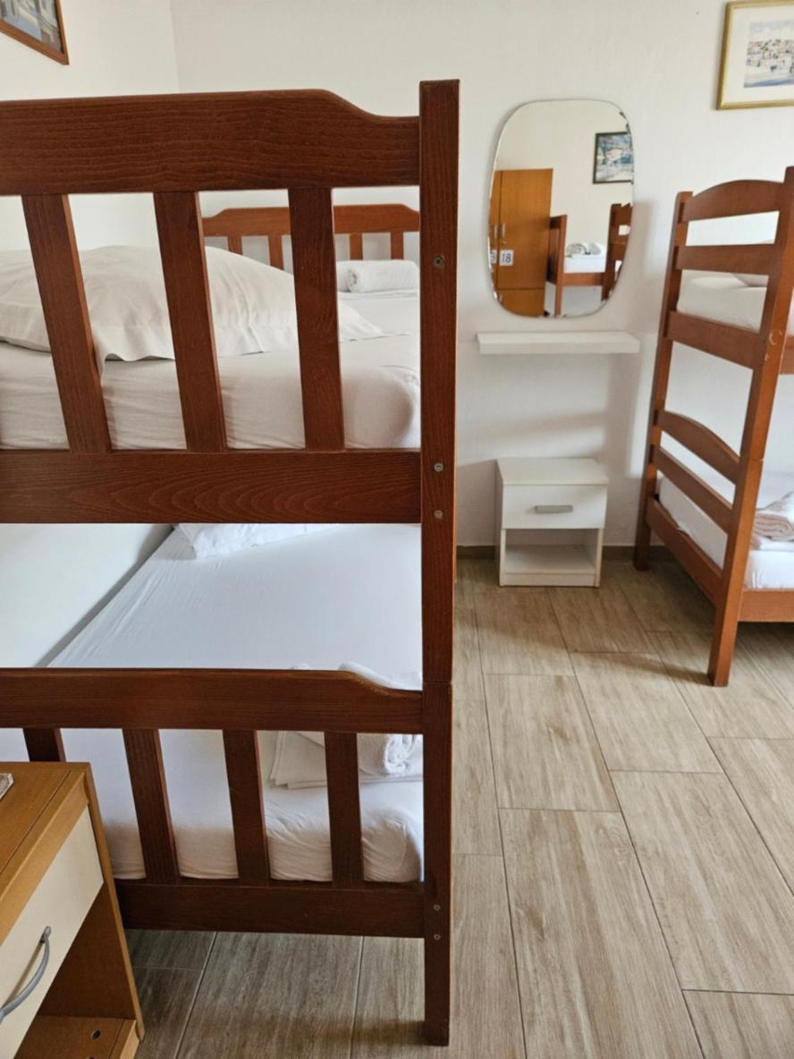 Luka'S Lodge Guesthouse & Hostel Χβαρ Εξωτερικό φωτογραφία