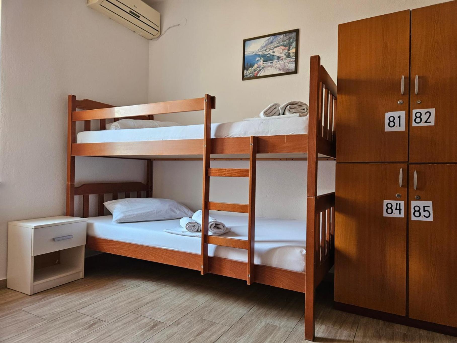 Luka'S Lodge Guesthouse & Hostel Χβαρ Εξωτερικό φωτογραφία