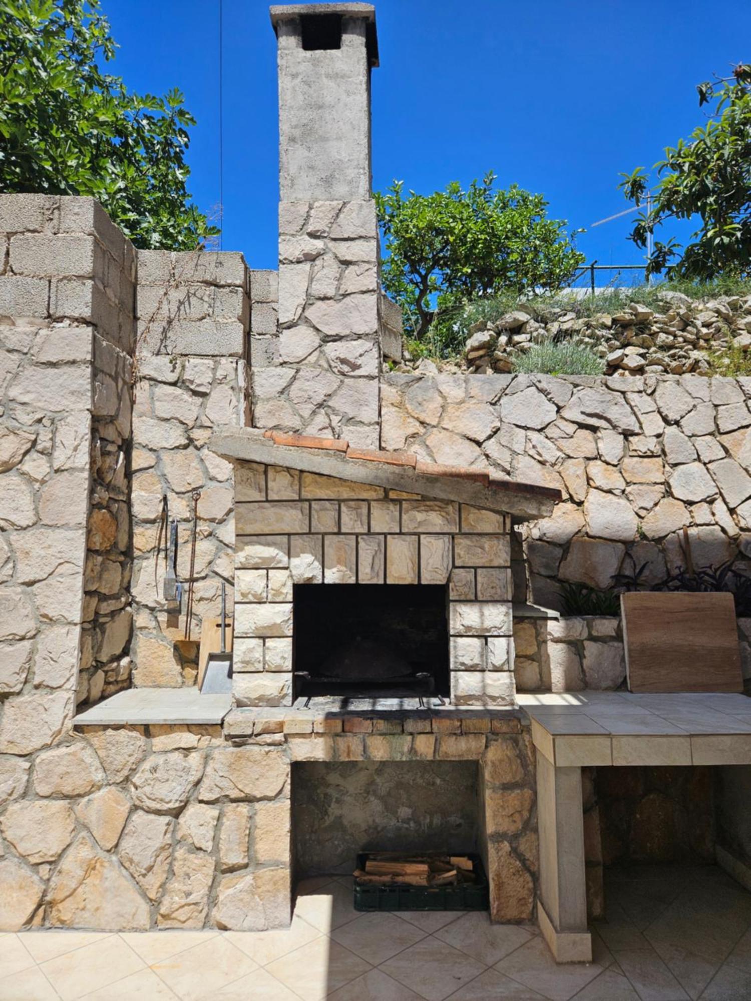 Luka'S Lodge Guesthouse & Hostel Χβαρ Εξωτερικό φωτογραφία